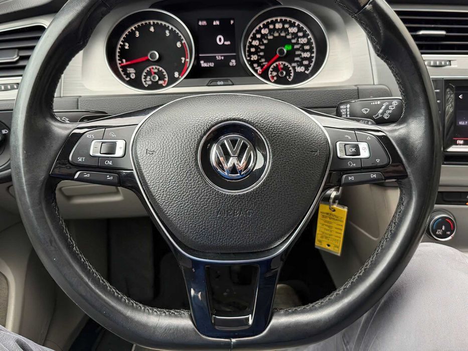 Volkswagen Golf      2015