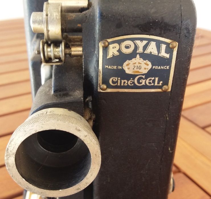 Projector de 8 mm ROYAL Ciné Gel - Le Mans de 1948 Alvalade • OLX Portugal