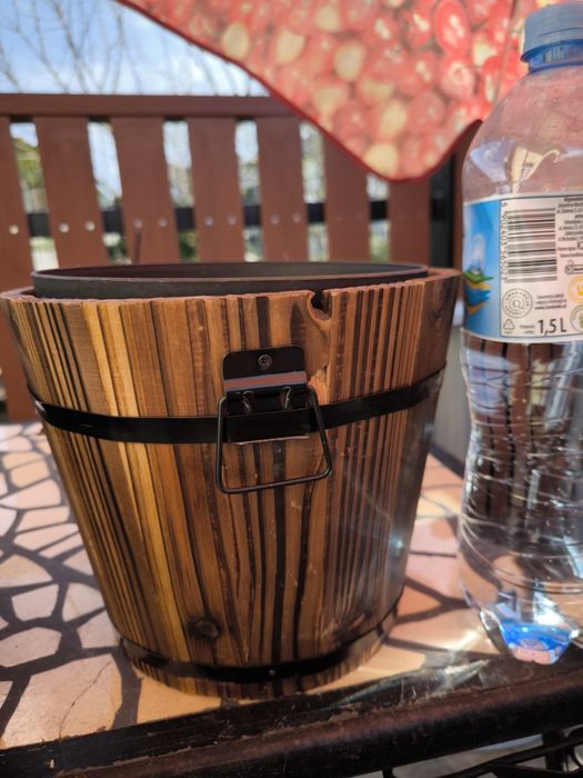 Donica drewniana, osłona na donice z drewna.