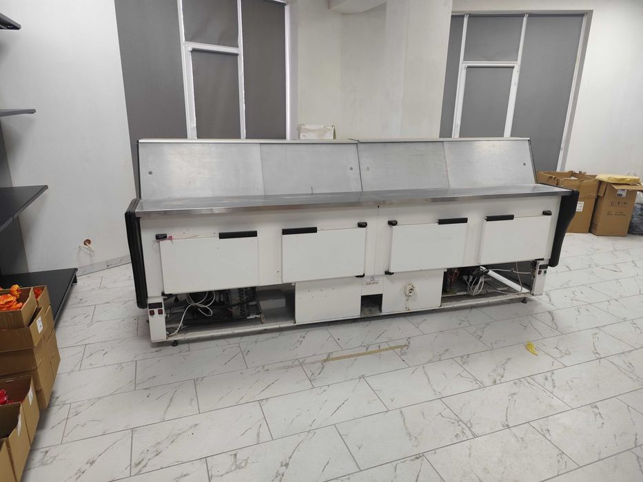 Холодильна вітрина