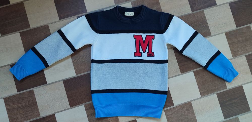 Кофта на хлопчика 122 на 6-7 років