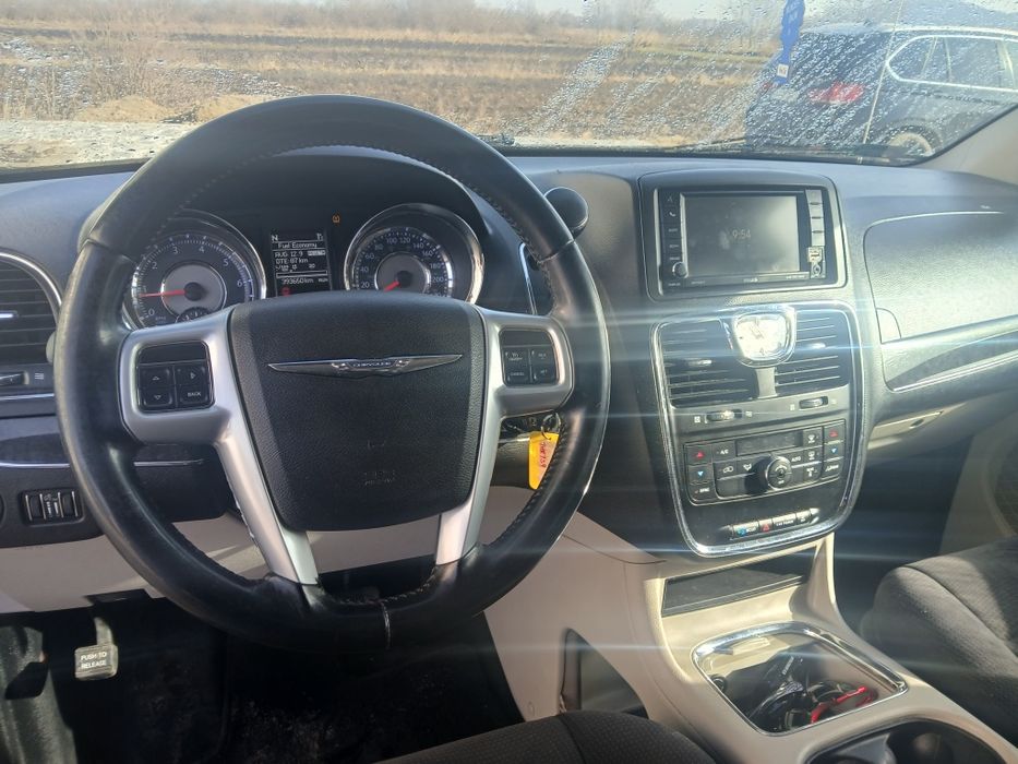 Chrysler town & country , town and country