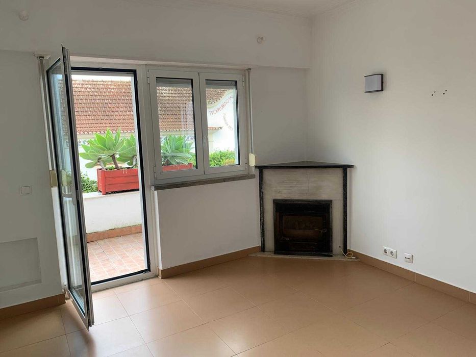 Moradia T4 para Arrendar — Caparide