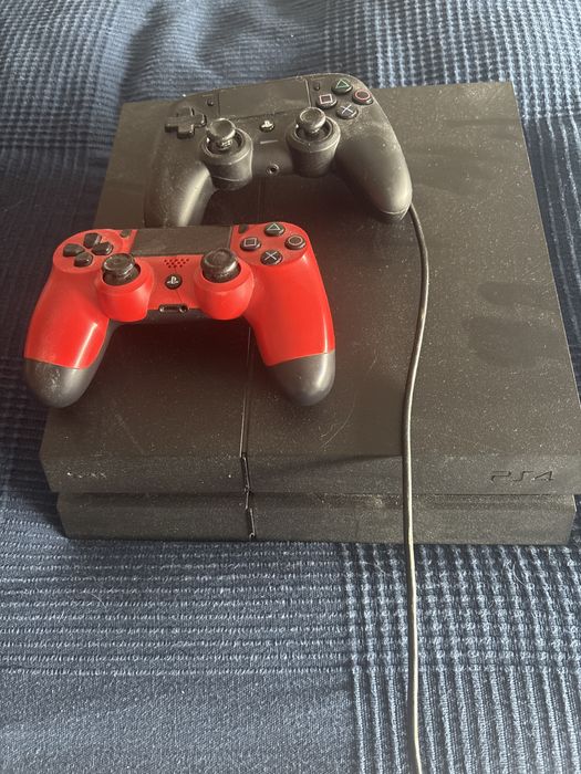 Ps4 otima e funcional com jogos incluidos