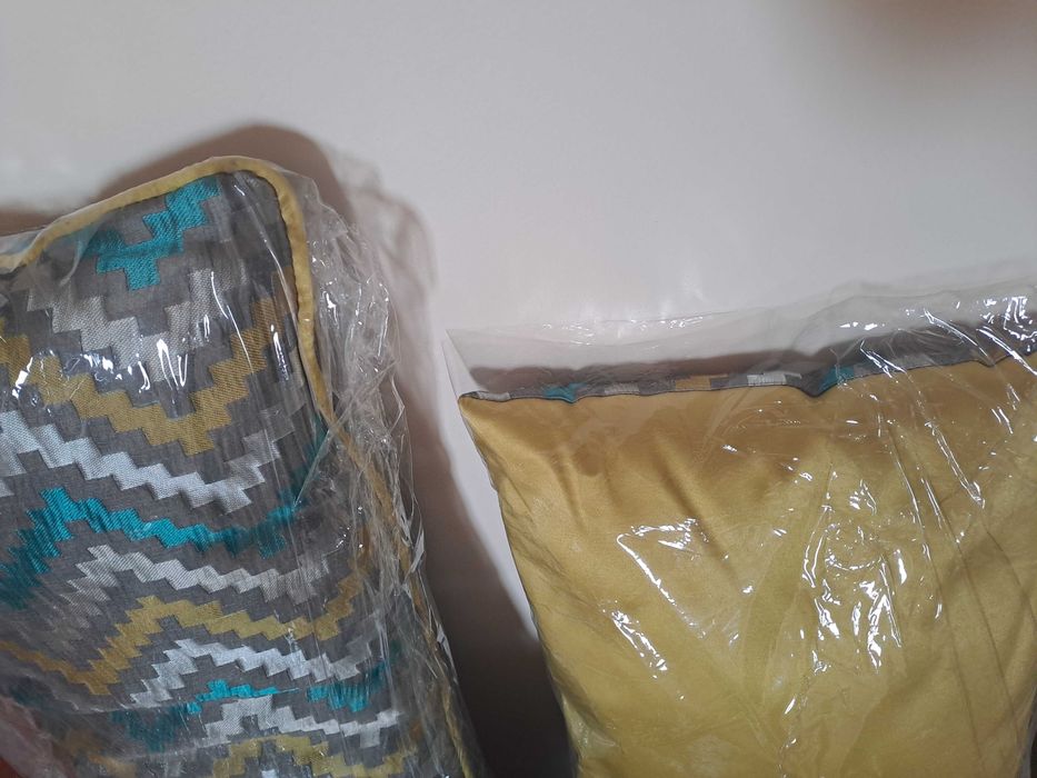 Poufs e almofadas decorativas para sala