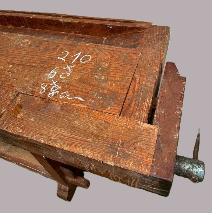 Bancada antiga de merceneiro, mesa de trabalho