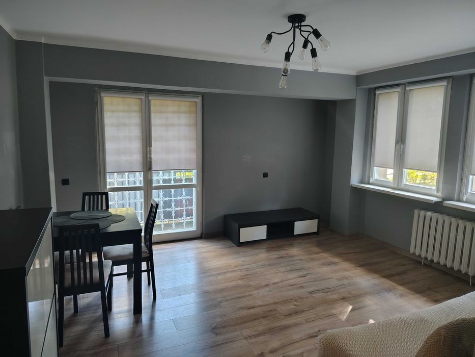 2 pokojowe mieszkanie do wynajęcia -Tysiąclecie. Odnowione - Parter - Ciche - Duży balkon.