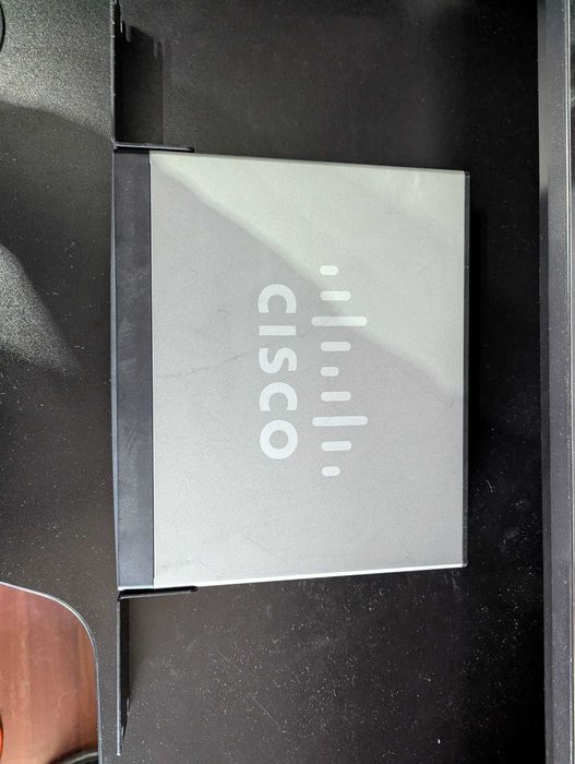 Cisco SR2016 v2.2 – 16 Portas Gigabit Switch (Usado)