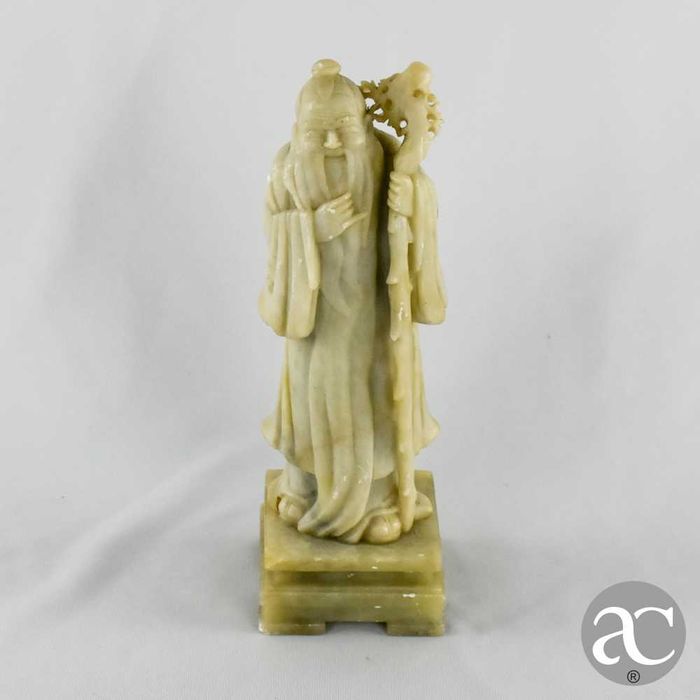 Figura de Imortal em Alabastro, China