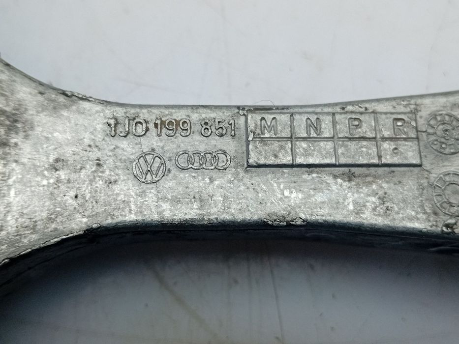 Apoio do motor VOLKSWAGEN Golf IV (1J1)