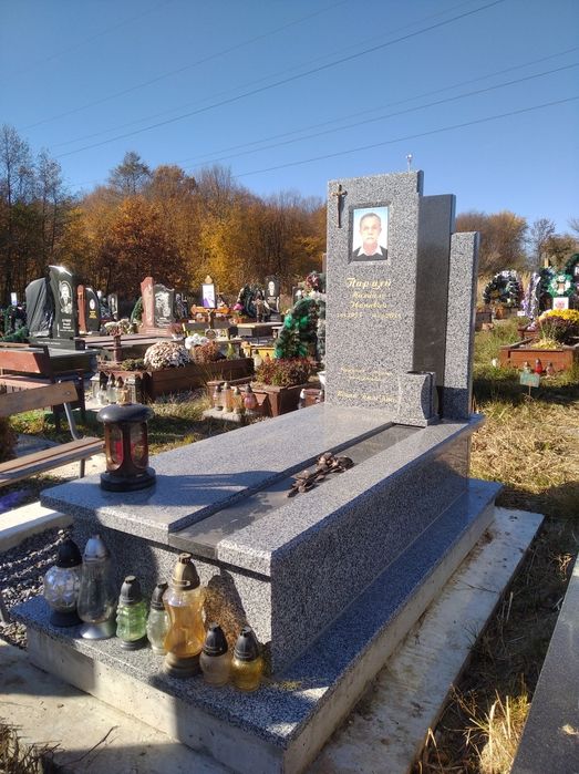 пам'ятники від виробника