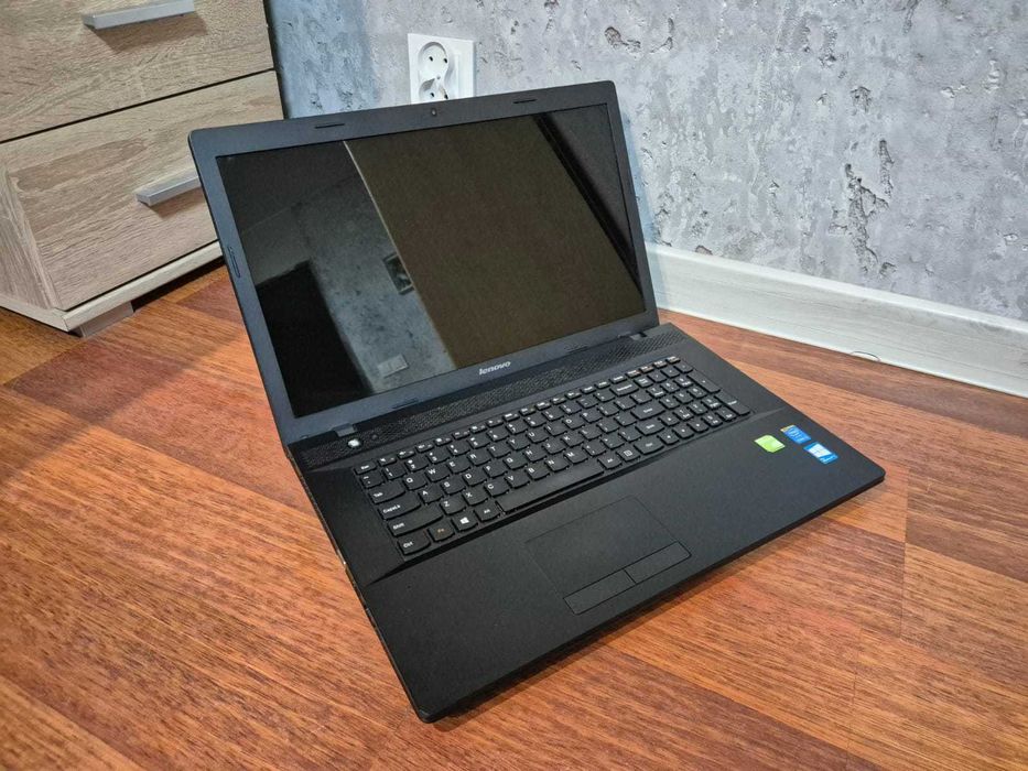 Lenovo G700 i5-3230M / GT 720M / 17,3"