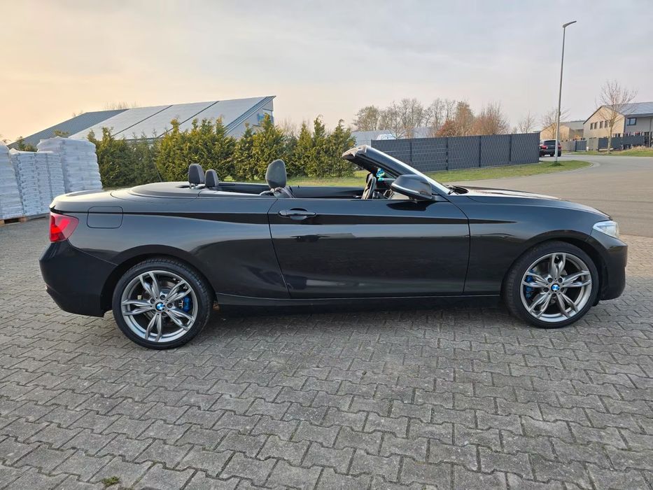 BMW 220d Cabrio.