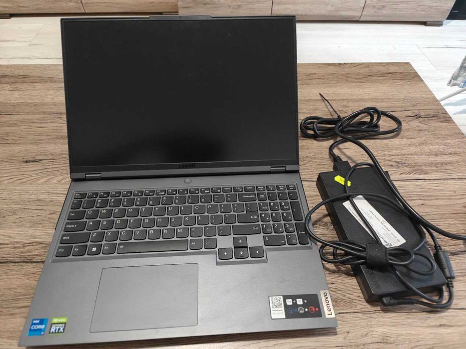 Lenovo Legion 5 Pro - trup, na części (i7-11800h, RTX3070)