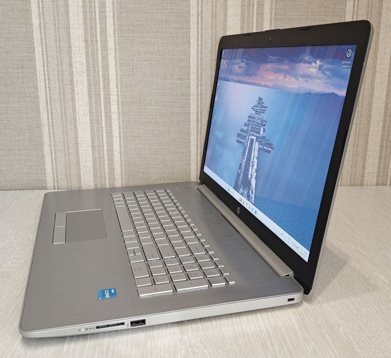 Ноутбук HP 17,3" HD+, Core i3-1115G4, 8GB DDR4, 256Gb SSD