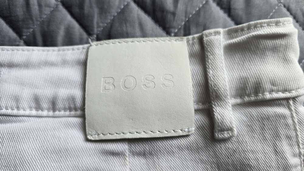 Жіночі джинсові білі шорти Boss