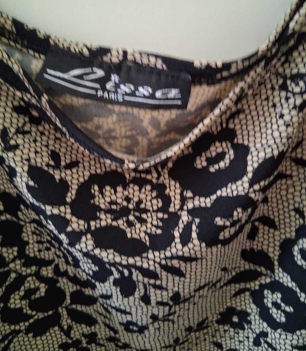 Vestido preto e beje ideal para festas
