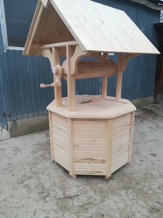 Studnia drewniana ogrodowa dekoracyjna użytkowa