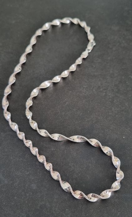 Srebrny spiralny naszyjnik 925