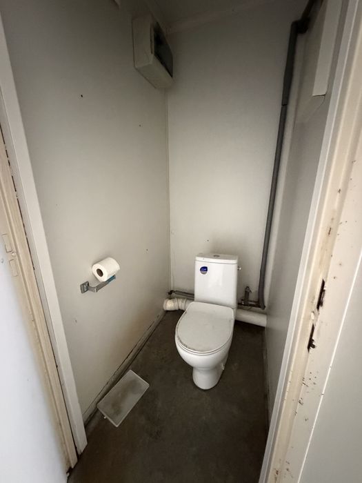 Kontener sanitarny używany