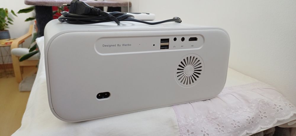 Projetor Android Wanbo X5 Full HD 1100 ANSI Lumens – Como Novo (Com Caixa)