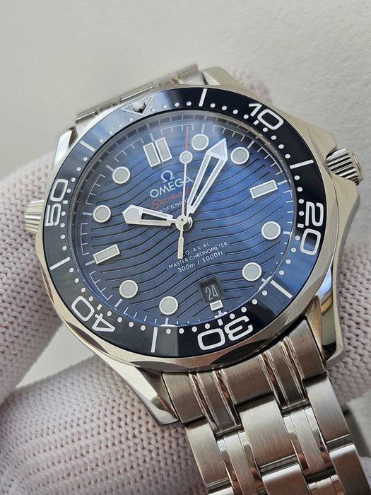 Механические часы с автоподзаводом Omega Seamaster Blue 300m