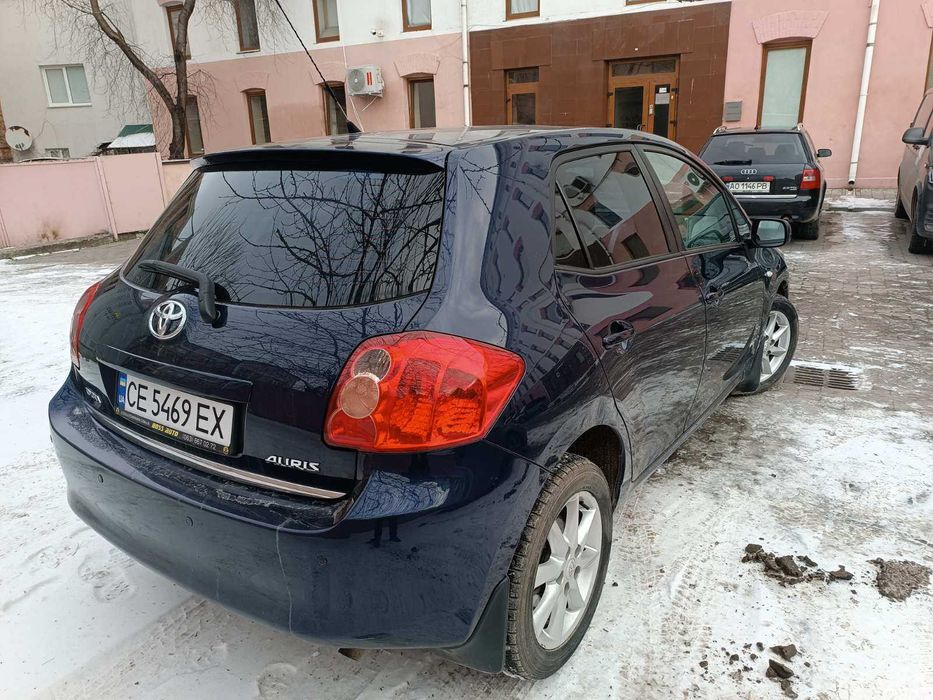 Гарний Auris Executive обслужений