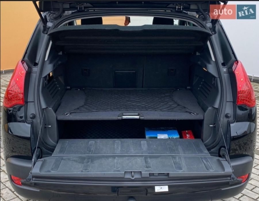 Продаж Пежо 3008 1.6 дизель