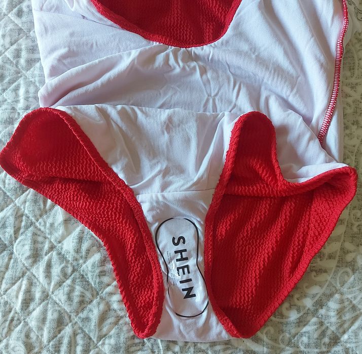 Fato de banho vermelho
