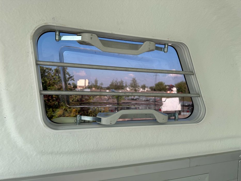 Przyczepa do przewozu koni HENRA 334x170x235 DMC:2.7T, DLA 2 KONI