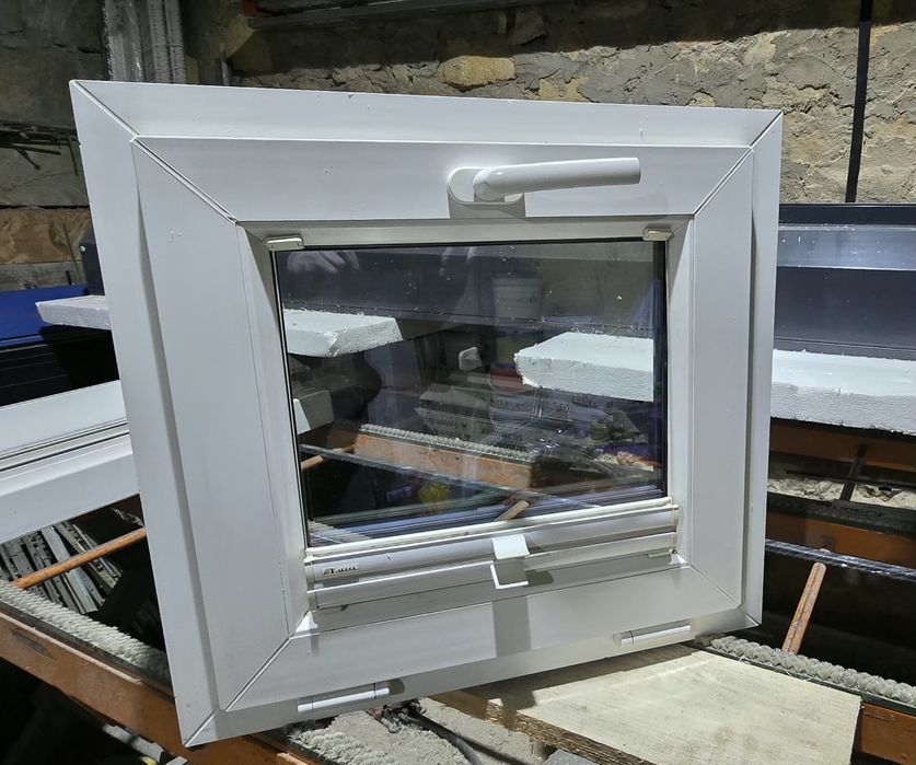 Okno pcv używane 565 x 535