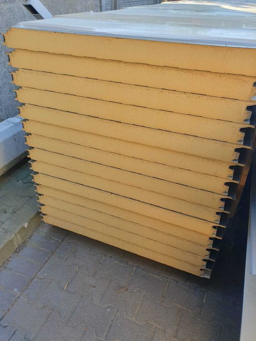 Płyta Warstwowa Ścienna  Nowa gr 10cm gatunek 2 długość  4,5m