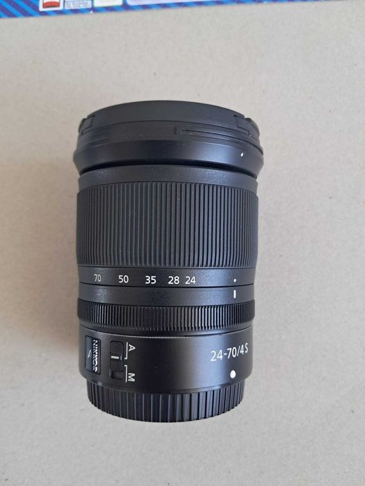 Nikkor 24-70 f4 pod Nikon Z