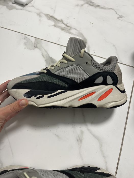 Кросівки кросовки adidas yeezy boost 700