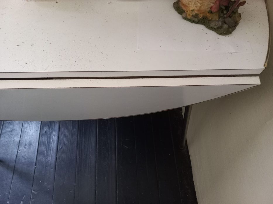 Round Kitchen Table with Two Leaves64740727818243122