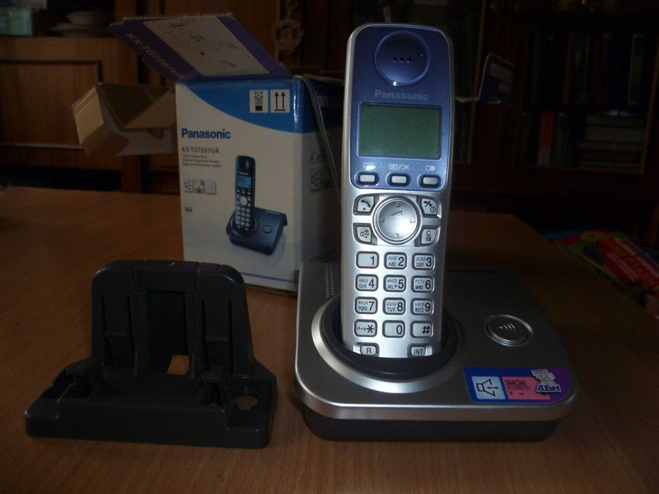 Цифровий бездротовий телефон Панасонік KX-TG7207UA