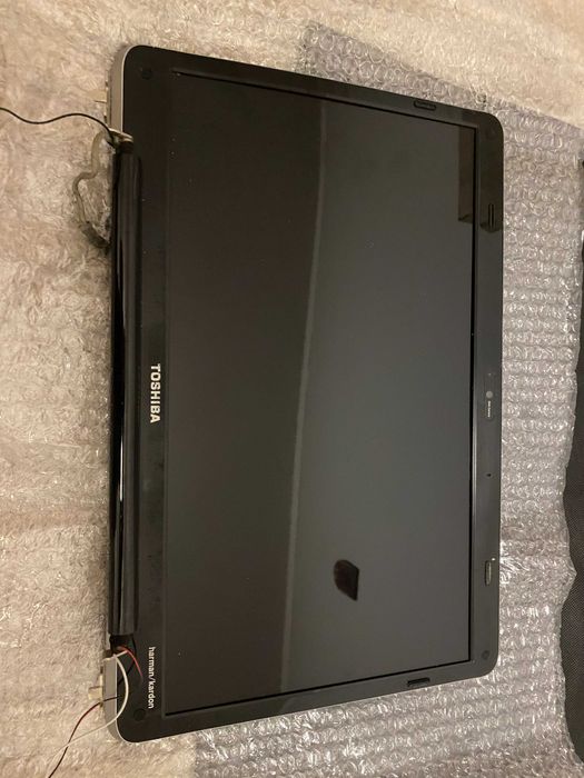TOSHIBA SATELLITE A500 (Oryginał) Klapa Matrycy  + Matryca
