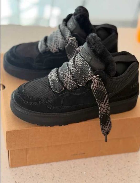 UGG UGG Lowmel Black R.39