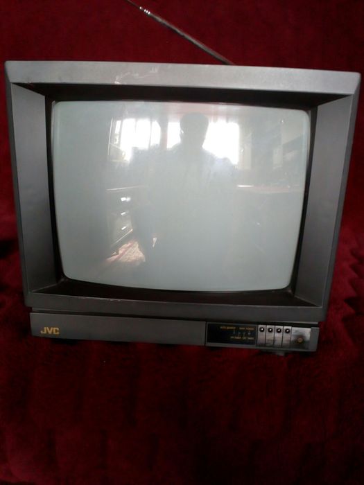 Telewizorek japoński.