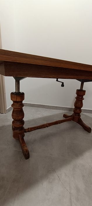 Rozkładany stół z regulacją wysokości