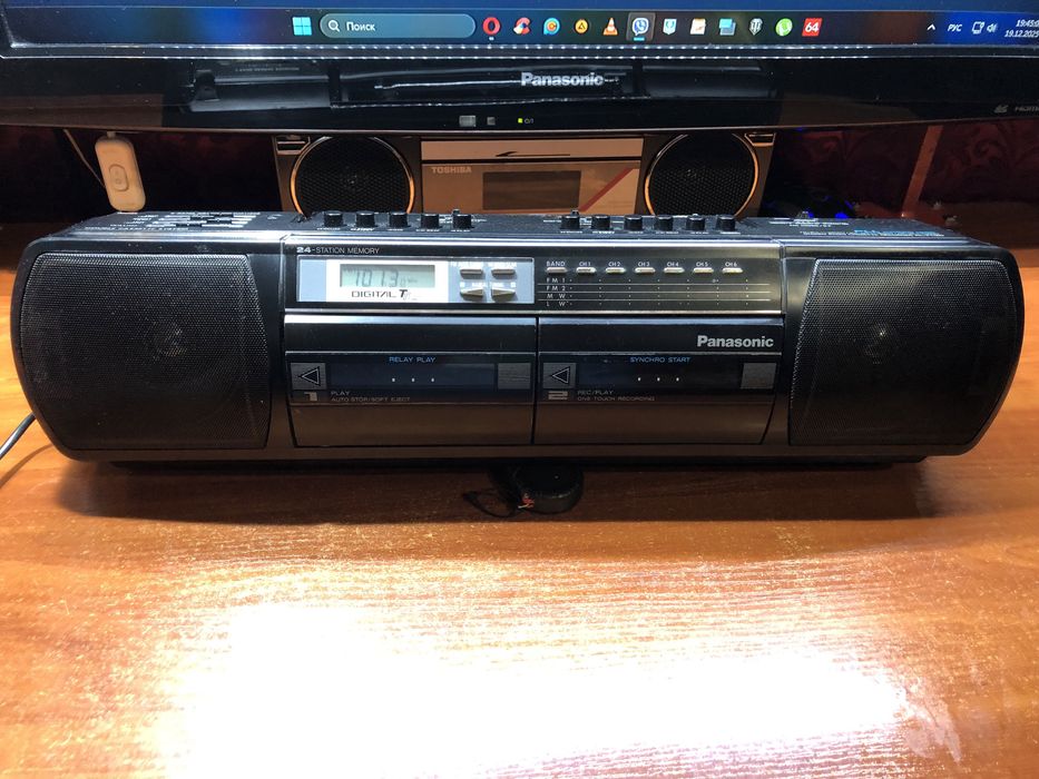 Продам магнитолу PANASONIC RX-FT590 год выпуска 1988-1992