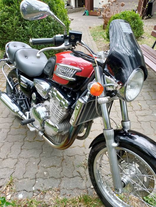 Triumph thunderbird 900