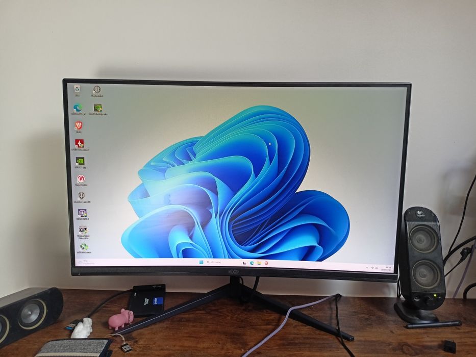 Monitor 27 cali zakrzywiony