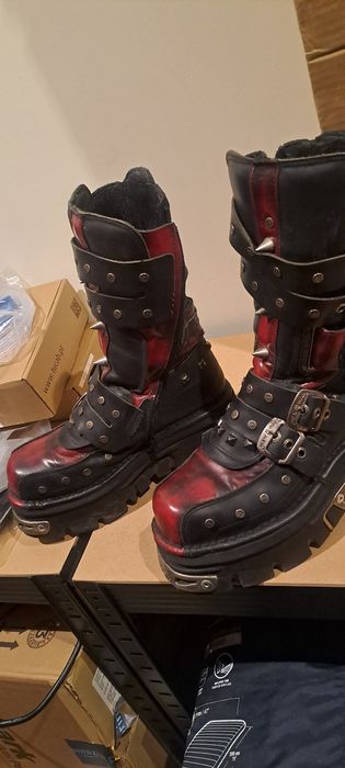 Botas new rock modelo raro pouco uso 38