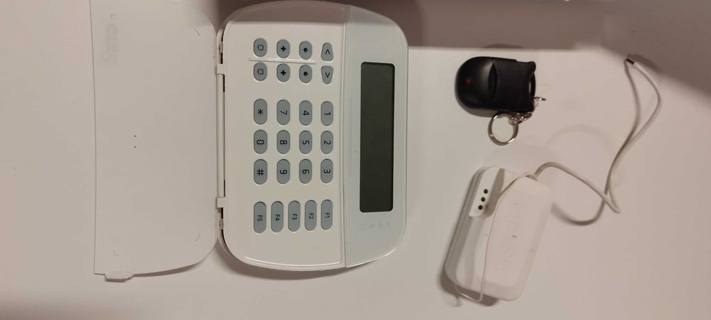 Alarm z klawiaturą i pilotem antynapadowym