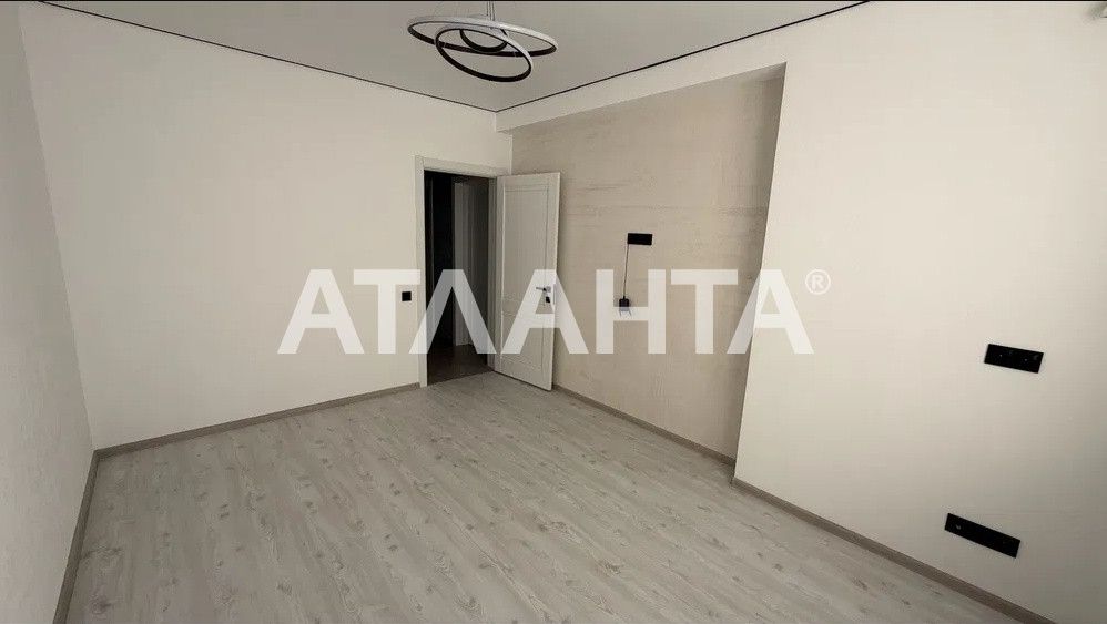 В продаже дом-таунхаус в Червоном хуторе мебель и техника