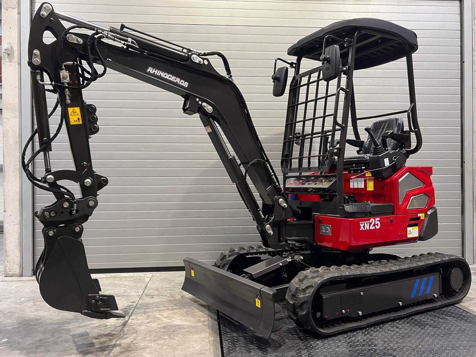 Mini Giratoria Rhinoceros XN25 motor Kubota
