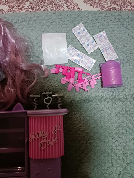 Boneca Lol manicure - com acessórios
