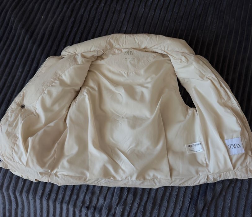 Продам жилетку Zara