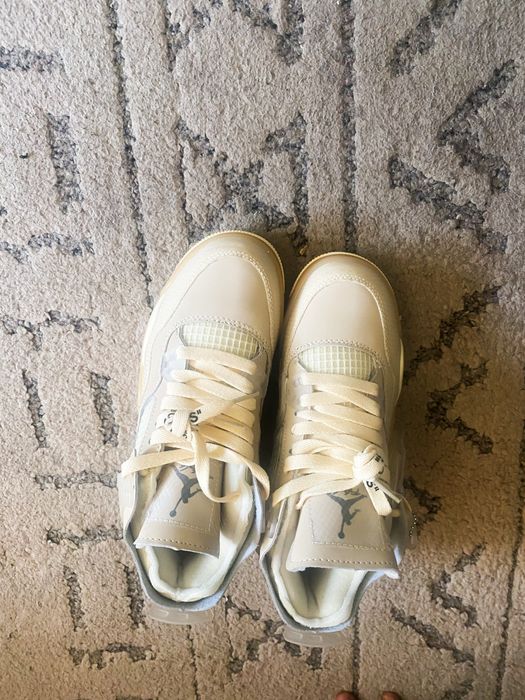 Air Jordan 4 White sail